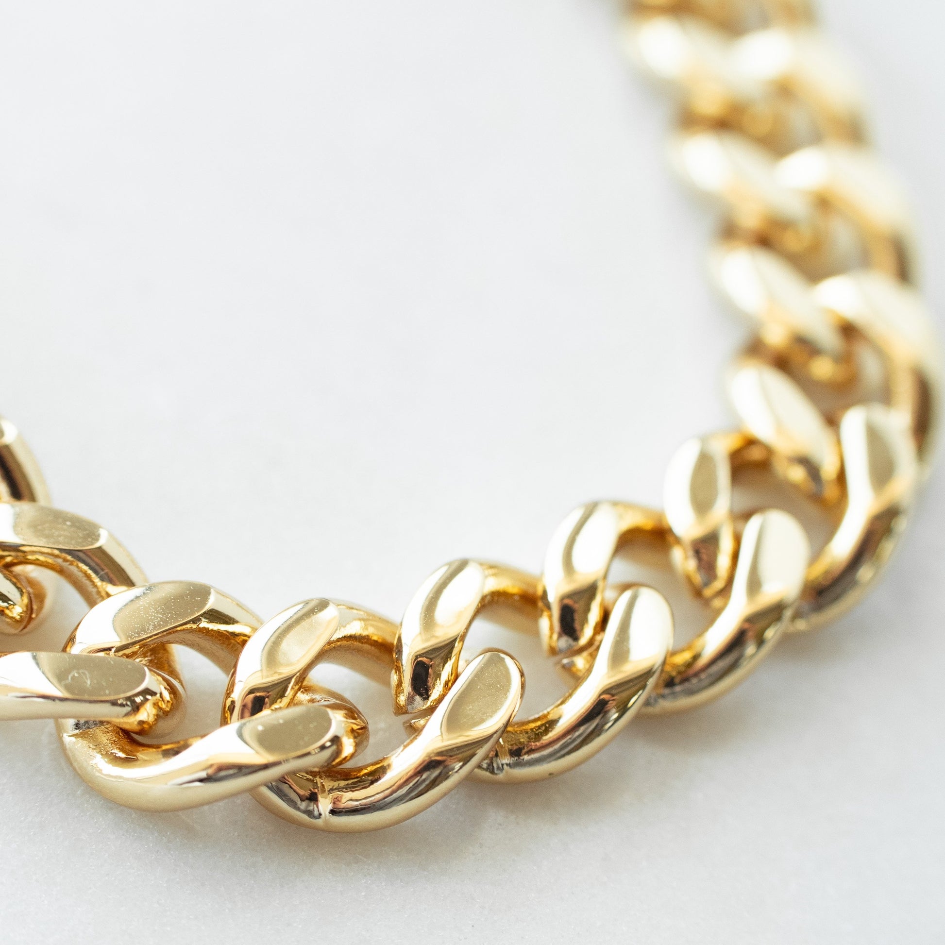 Gold chunky chain necklace