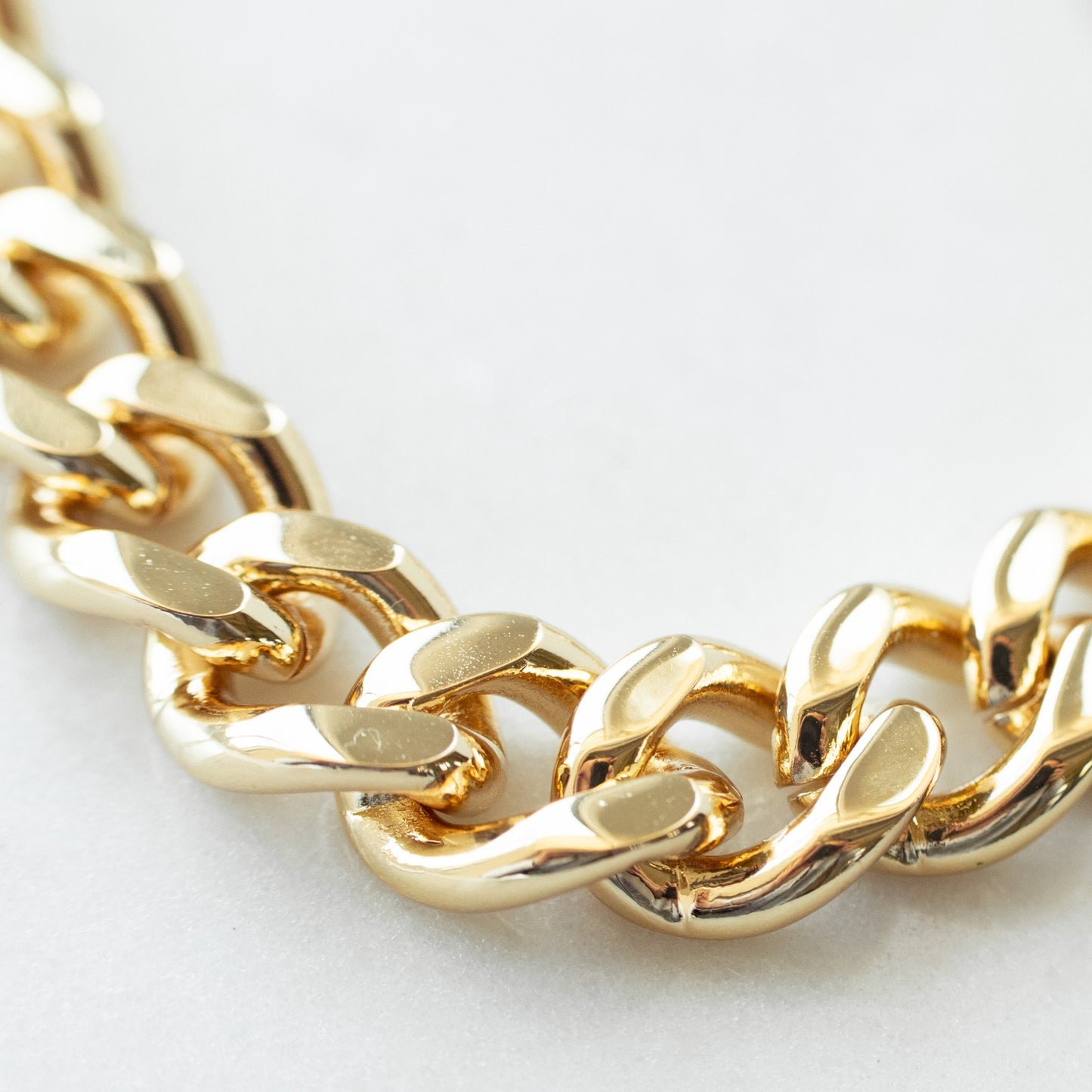 Gold chunky chain necklace