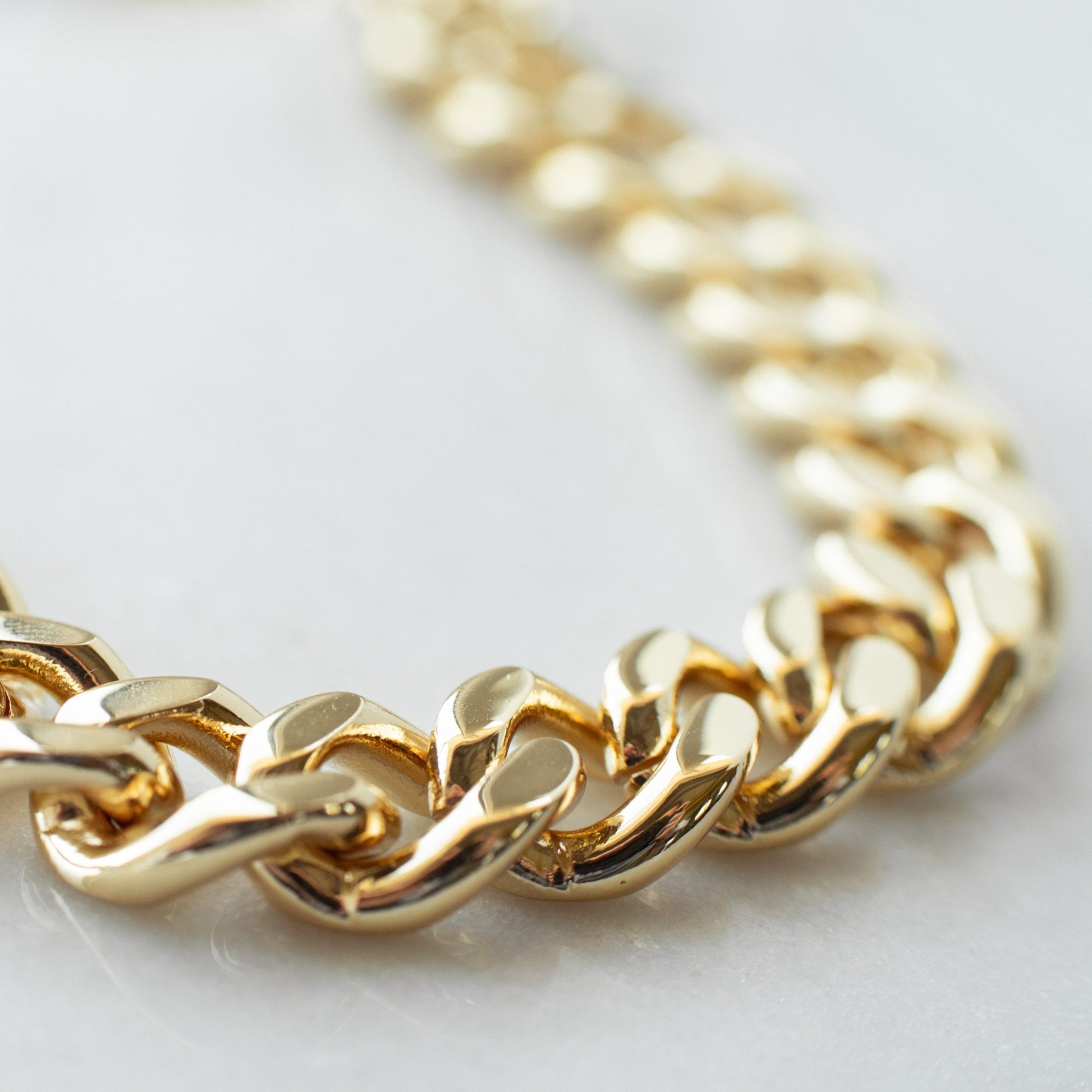 Gold chunky chain necklace