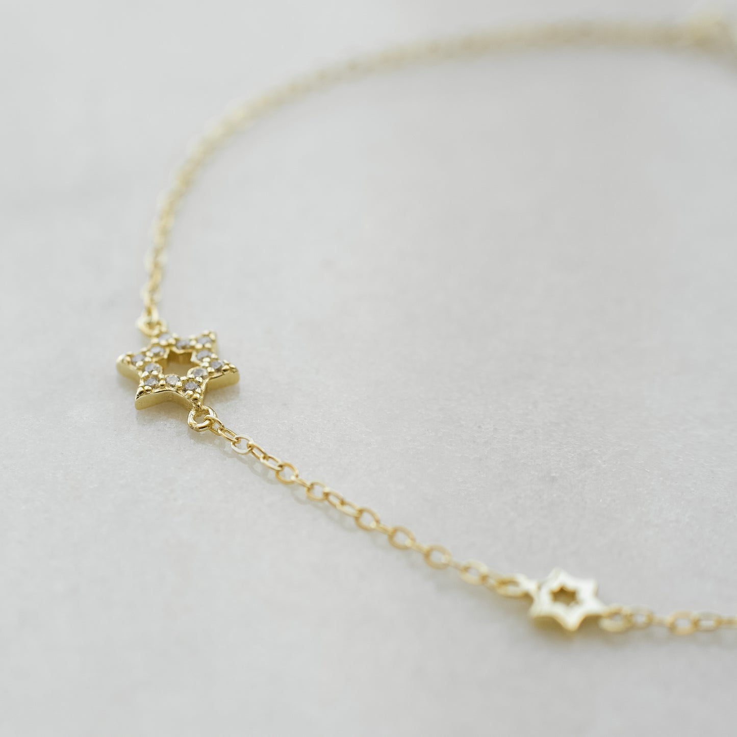 Dainty Gold Star Bracelet