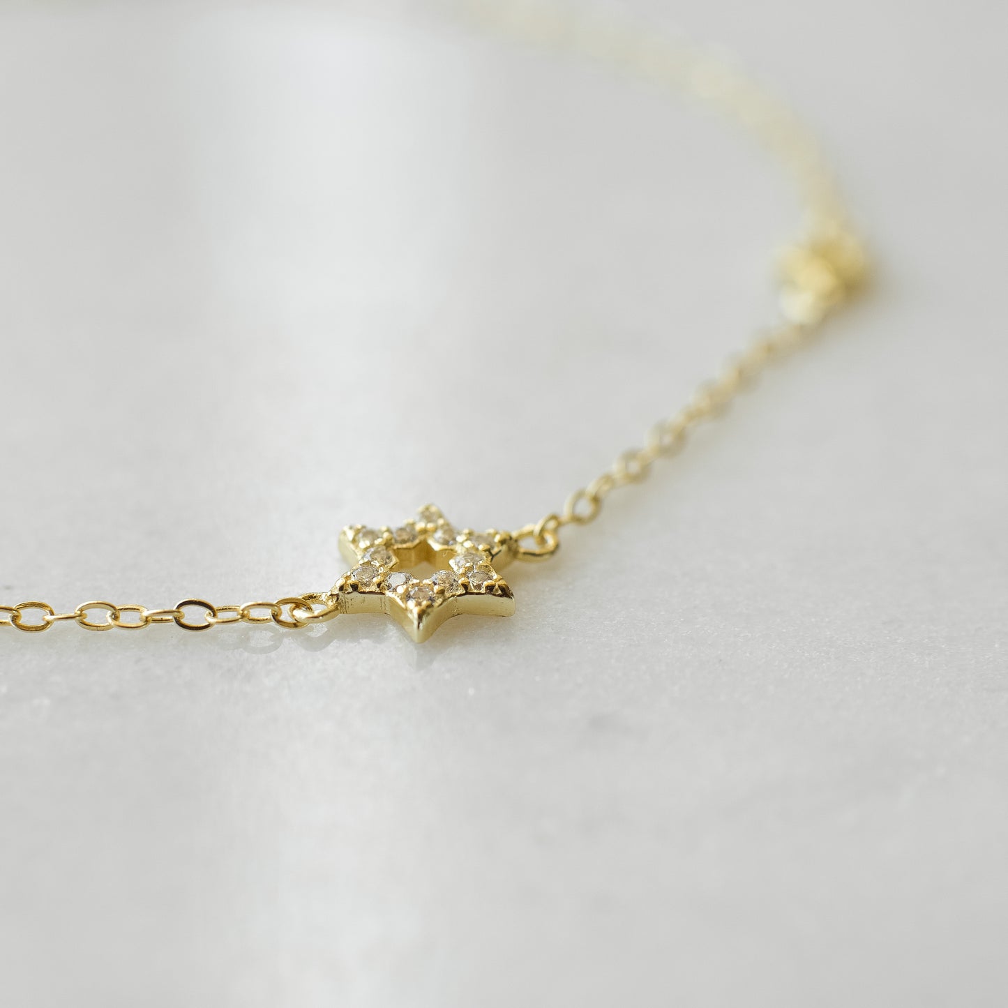 Dainty Gold Star Bracelet