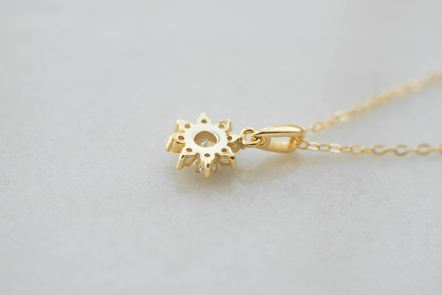 Dainty Gold Cubic Zirconia Flower Necklace