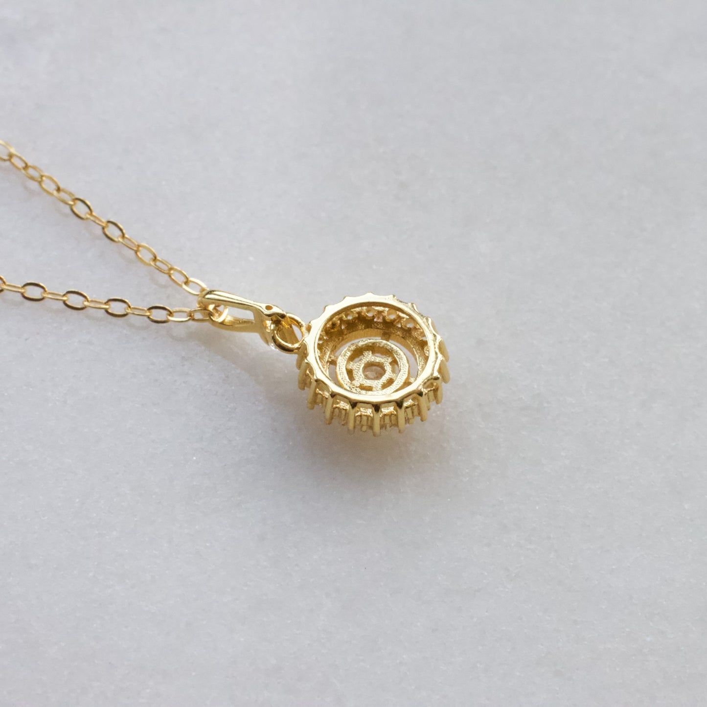 Dainty Vintage Style Circle Necklace