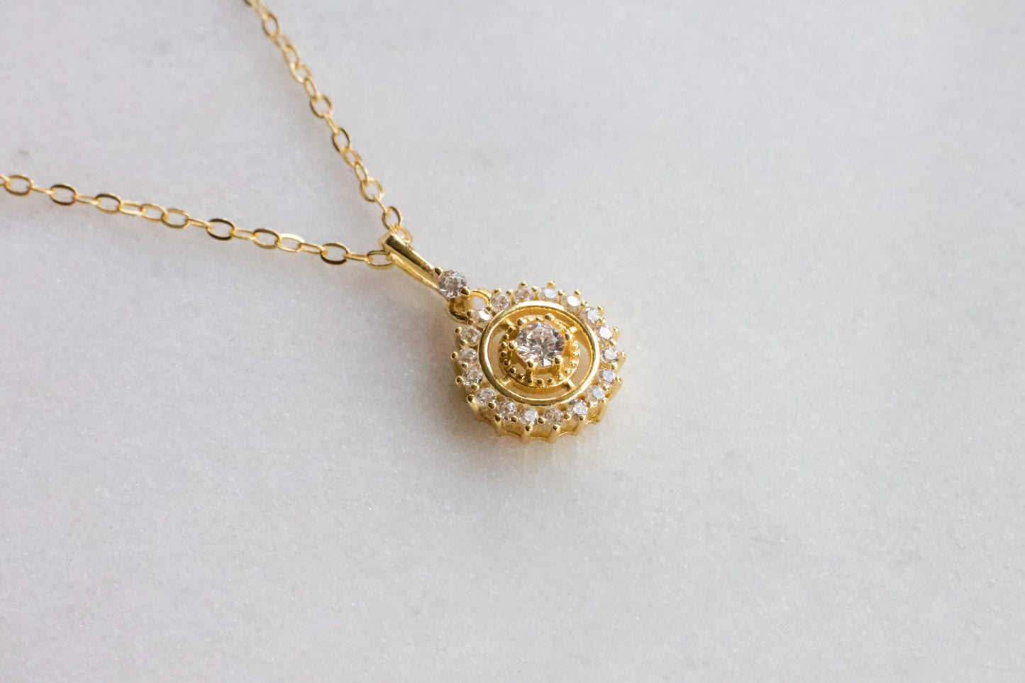 Dainty Vintage Style Circle Necklace