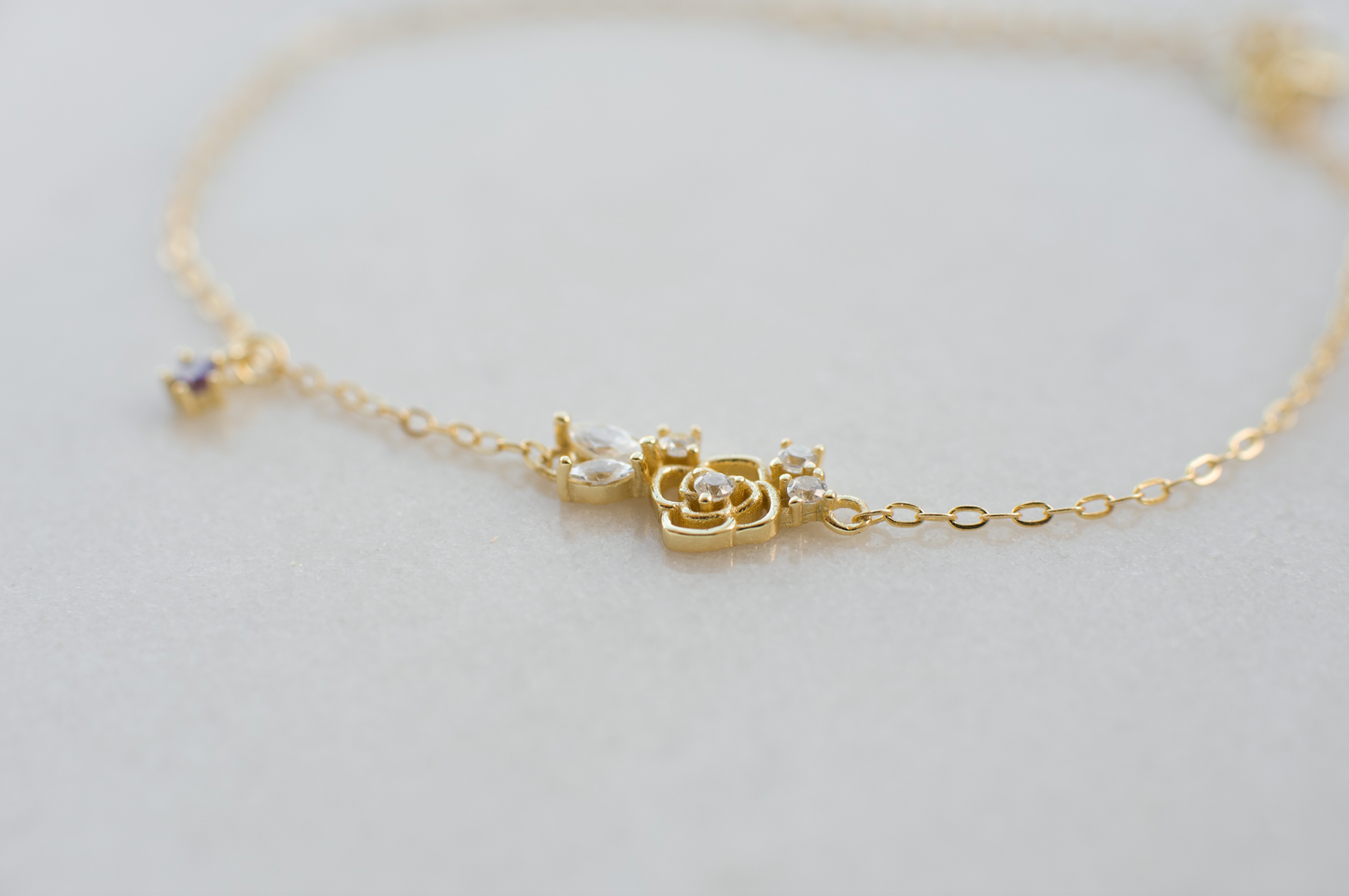 Dainty 14K Gold Flower Bracelet